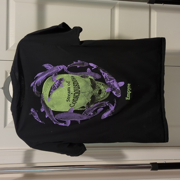 Medium Empyre Koi fish T-shirt - Picture 3 of 3